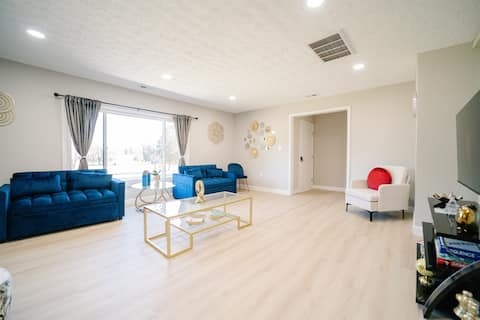 Great Falls Cozy Getaway: 5BR/2BA Modern Retreat!