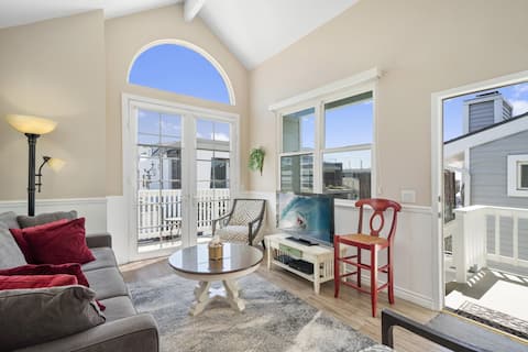 Upstairs Ocean View Beach House! Prime Location!