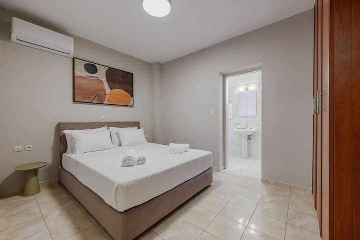 Foothills Tangerine villa, piscina privada, cerca de la playa, dormitorio con cama tamaño queen