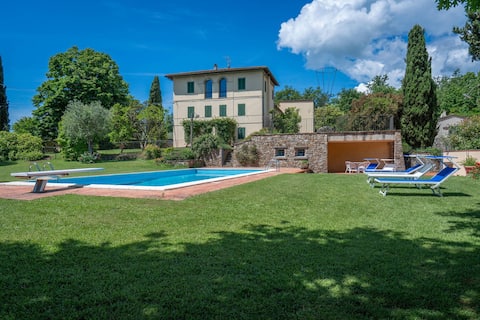 The Collector’s Villa with pool in Pistoia