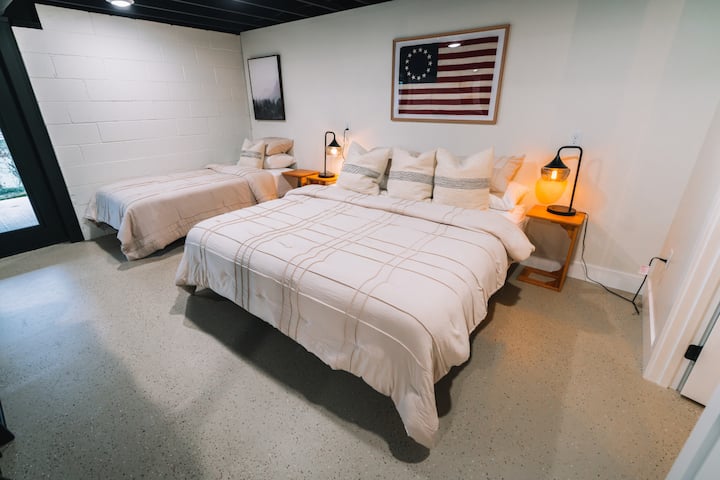 971EDF80-5B7E-4F8D-9568-A3F719AD938C