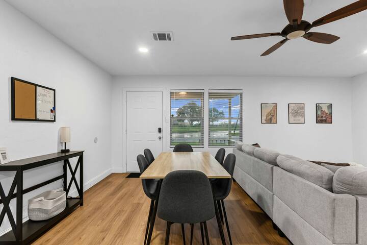 Blue Bonnet Circle/TCU gallery image 5