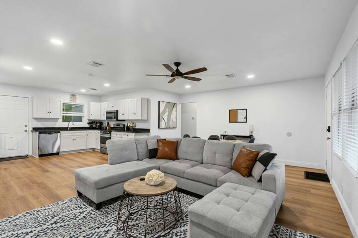 Blue Bonnet Circle/TCU gallery image 4