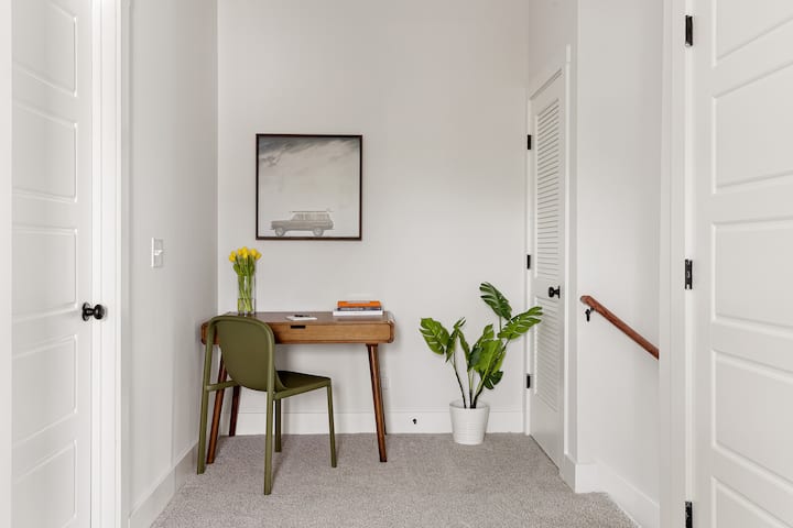 โต๊ะสำหรับแล็ปท็อป