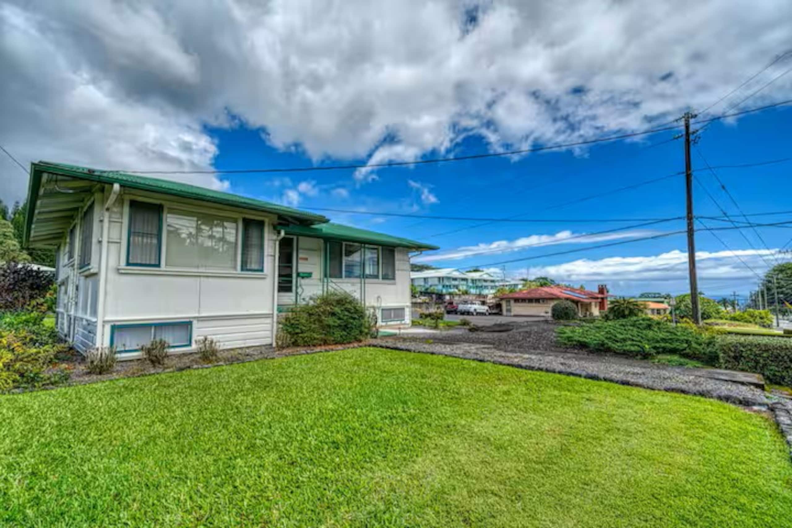 Home in Hilo · ★5.0 · 4 bedrooms · 4 beds · 2 private baths - Image 23