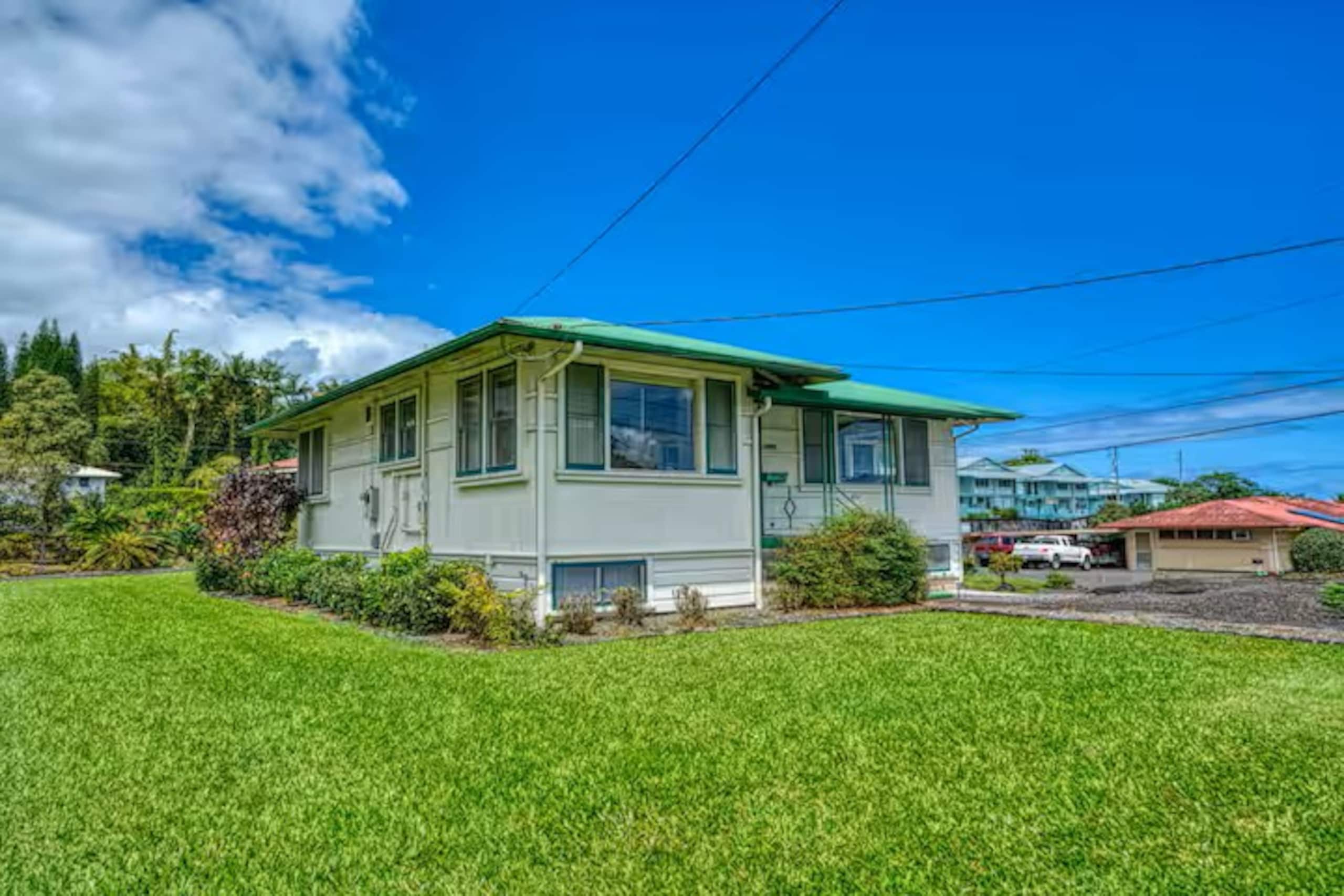 Home in Hilo · ★5.0 · 4 bedrooms · 4 beds · 2 private baths - Image 22