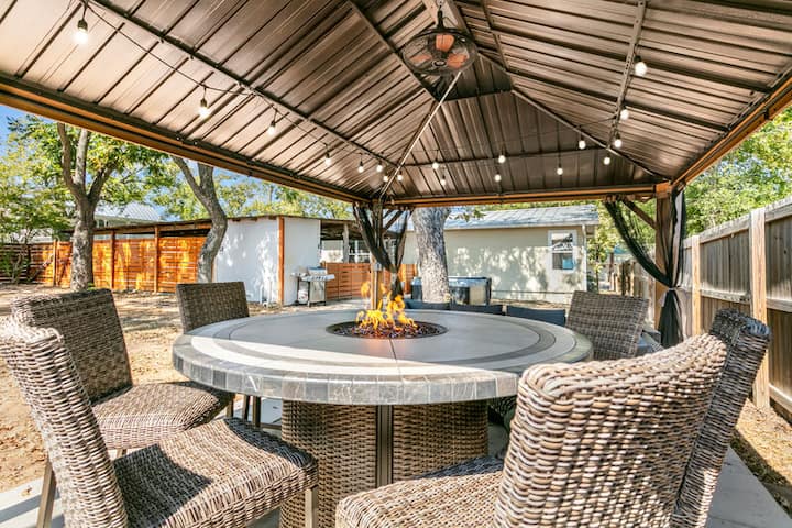 Corral & Vine | 3/2, Hot Tub, Grill & Fire-pit - Fredericksburg, TX