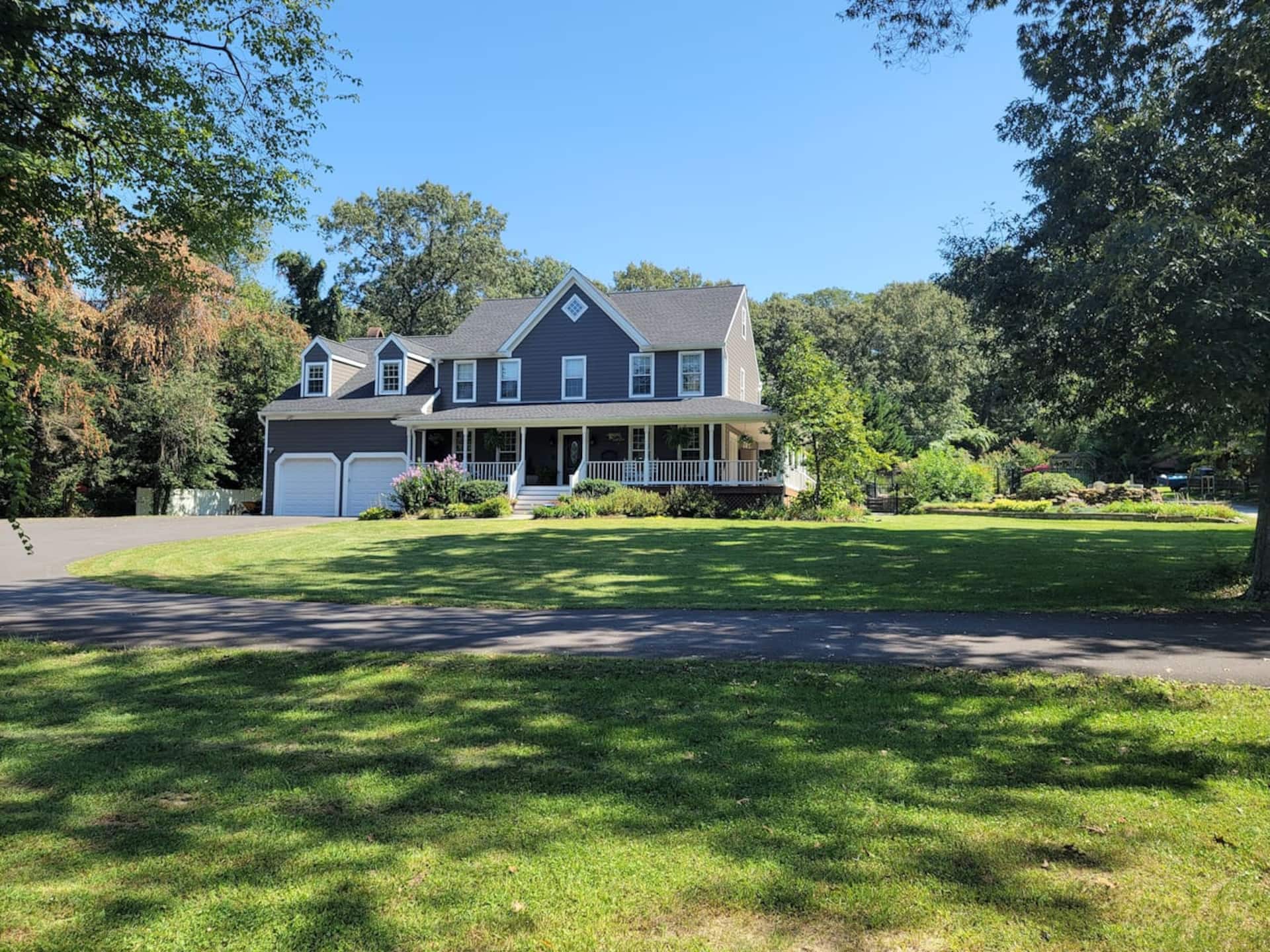 Large Home w Pool, Gym, 7 Bedrooms, Sleeps 21