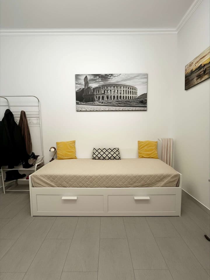 Maria’s Terrace, Cozy Stay Near Metro C - Frascati