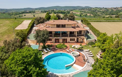 Amazing home in Gualdo Cattaneo (PG)