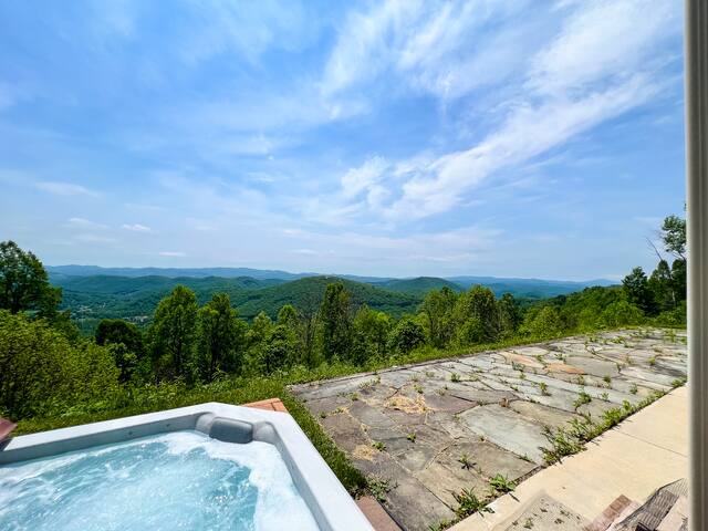 Carolina Mountain Properties managed Airbnb listing 3