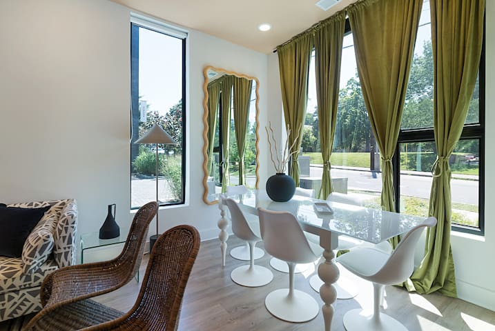 The Grove #11 by AvantStay | Private Patio+Near DT gallery image 3