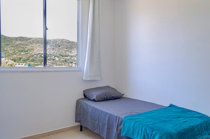 En las habitaciones hay cortinas para mayor privacidad y comodidad en tu estancia.