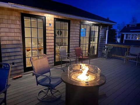 Harborside Cottage, walk to downtown