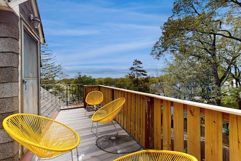 Popular Airbnb listing: 3 Mi to Franklin Park Zoo! Bright Residential Stay in Hyde Park
