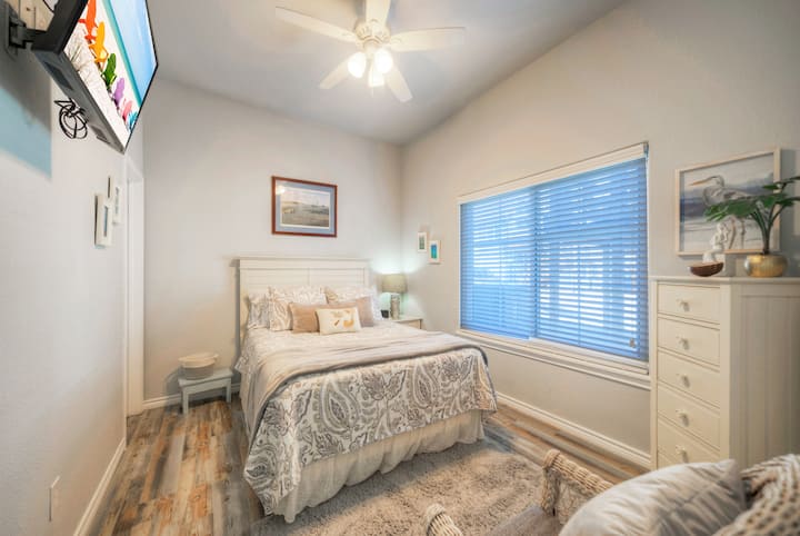 Spálňa 3 má manželskú posteľ.