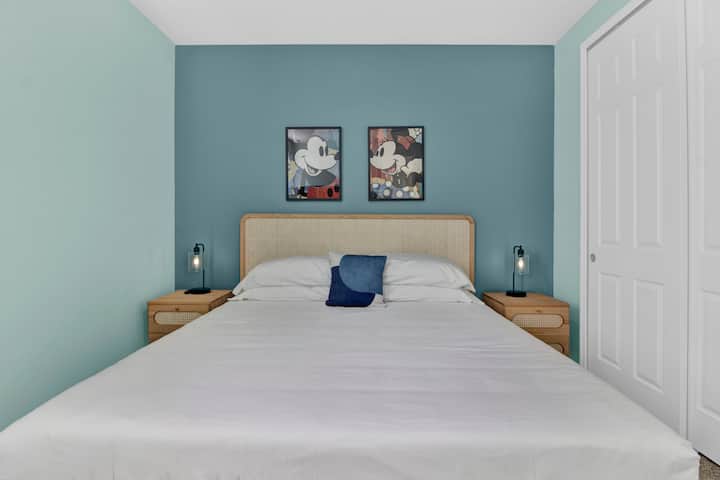 Bedroom 9 features a king bed, TV, and a shared bath.