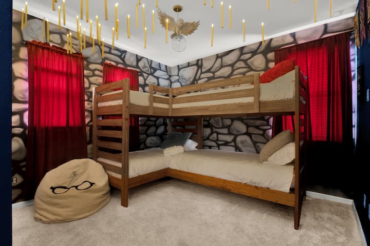 Bedroom 8 features two twin single bunk beds and a shared bath.
