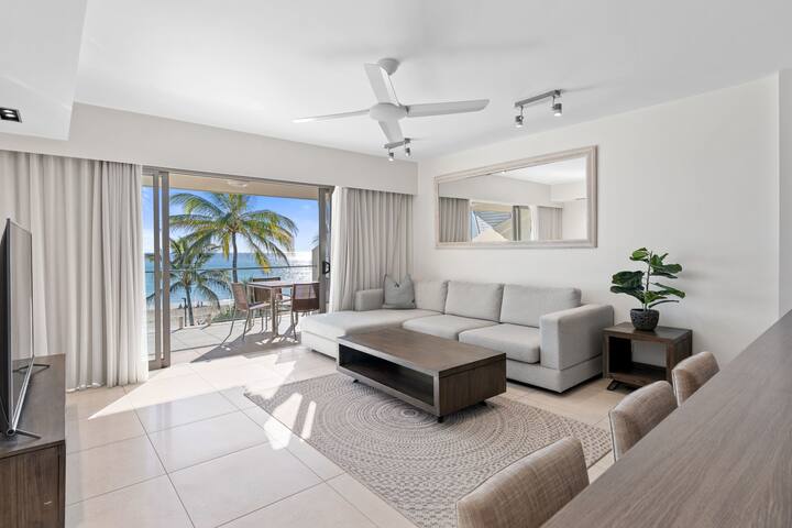 Superior Beachfront Apartment – Fairshore Noosa gallery image 5