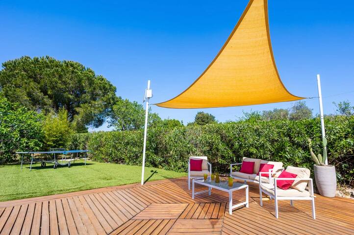 Villa Ambra by Villa Plus gallery image 3