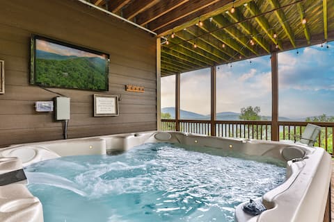 Endless Sky Lodge | Mtn View, Hot Tub, Game Room