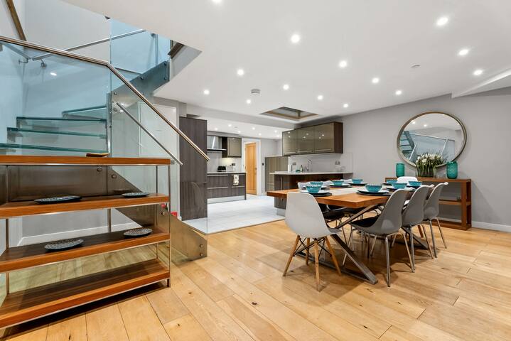 4-bedroom Mews House in Paddington by StayInLondon gallery image 3