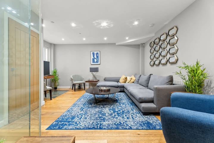 4-bedroom Mews House in Paddington by StayInLondon