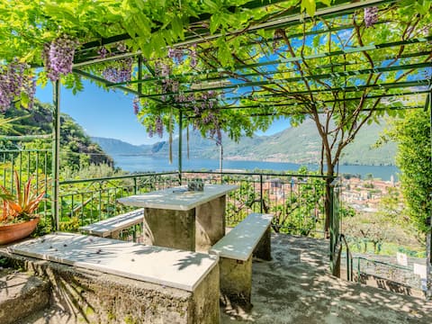 Castello by Interhome