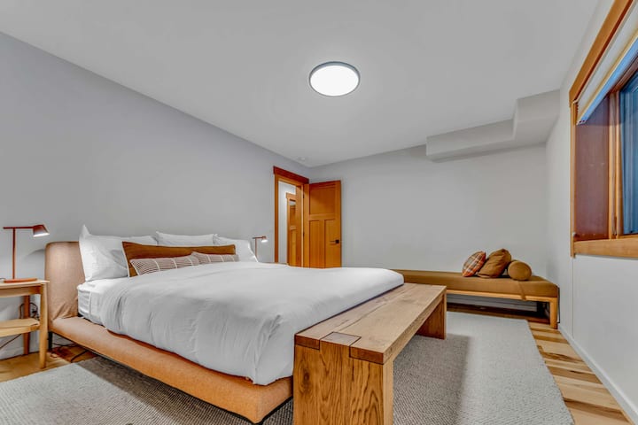 Bedroom 5: King bed, lower floor