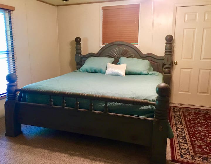 غرفة النوم الرئيسية