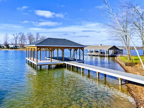 NEW 6BR Lakefront Lake Anna Cove, Dock, Deck, Fun!