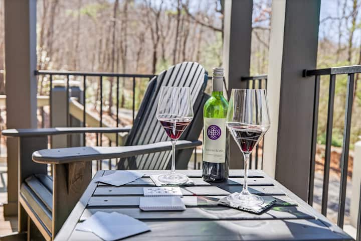 Terraza privada con asientos y parrilla: la forma ideal de terminar el día con una parrillada y una cena al aire libre. Para comer al aire libre y relajarse en el bosque.