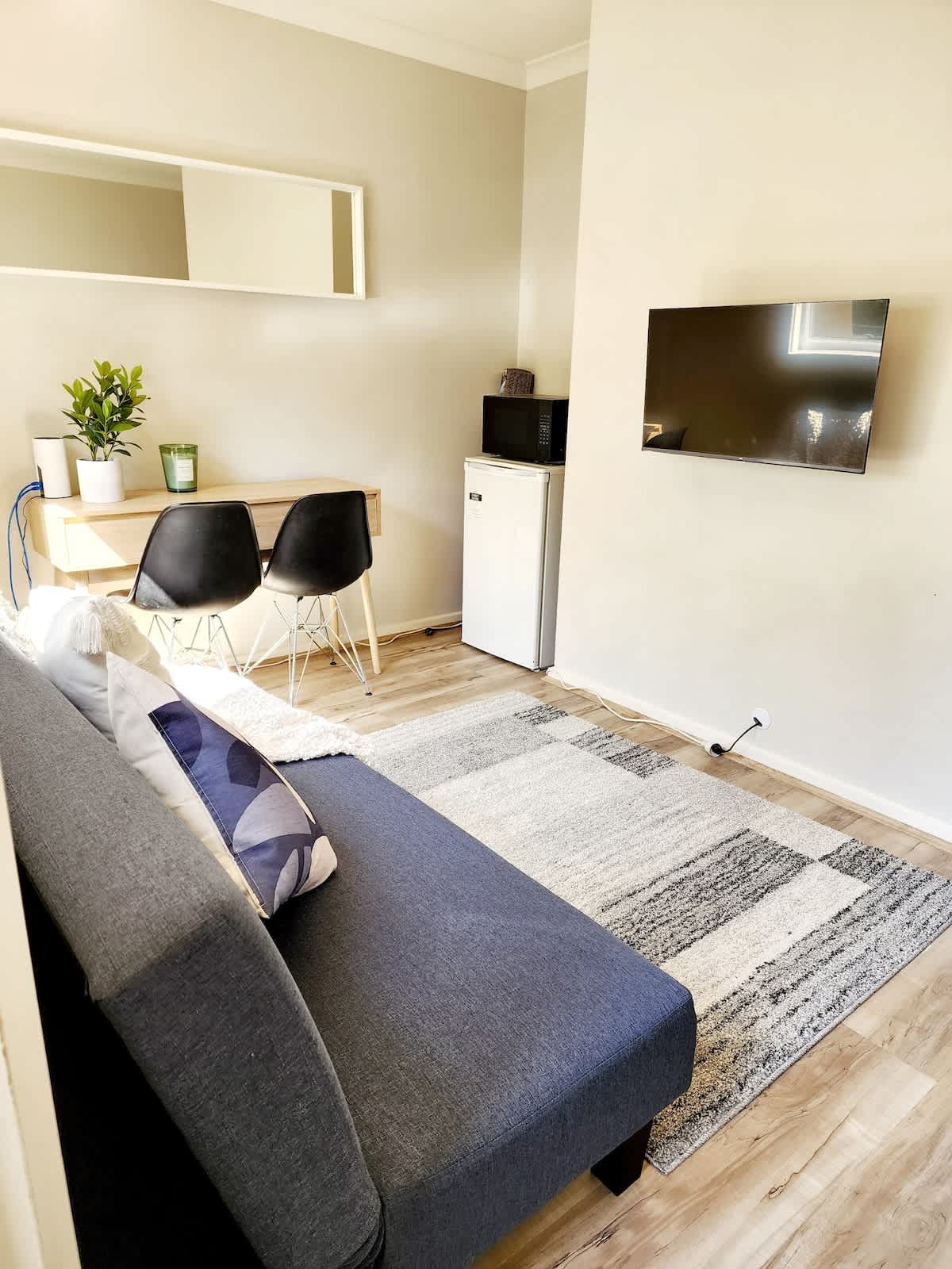 Top Airbnb: Home Amongst the Gum Trees! in Point Cook