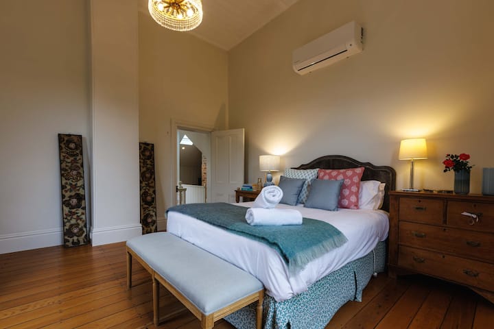 Schlafzimmer 4