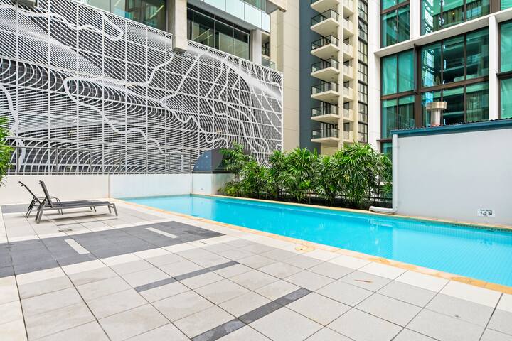 Central 2-Bed Apartment with River Views gallery image 5