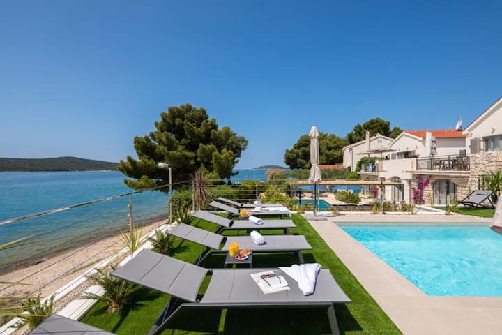 Zaboric Villa With Stunning Sea Views - Brodarica
