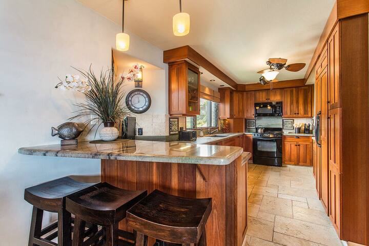 Gated Oceanfront | Best View in the Complex! gallery image 4