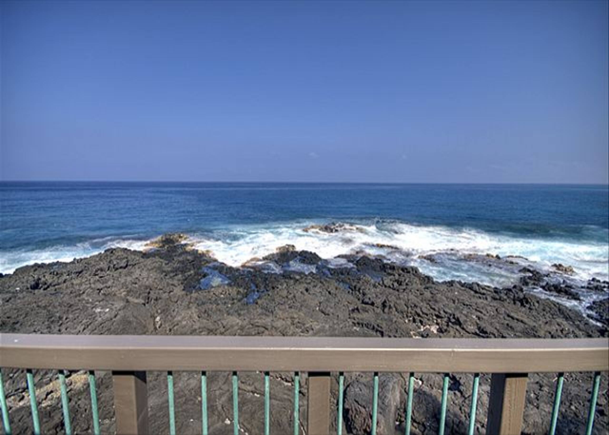 Townhouse in Kailua-Kona · ★4.91 · 3 bedrooms · 4 beds · 3 baths - Image 30