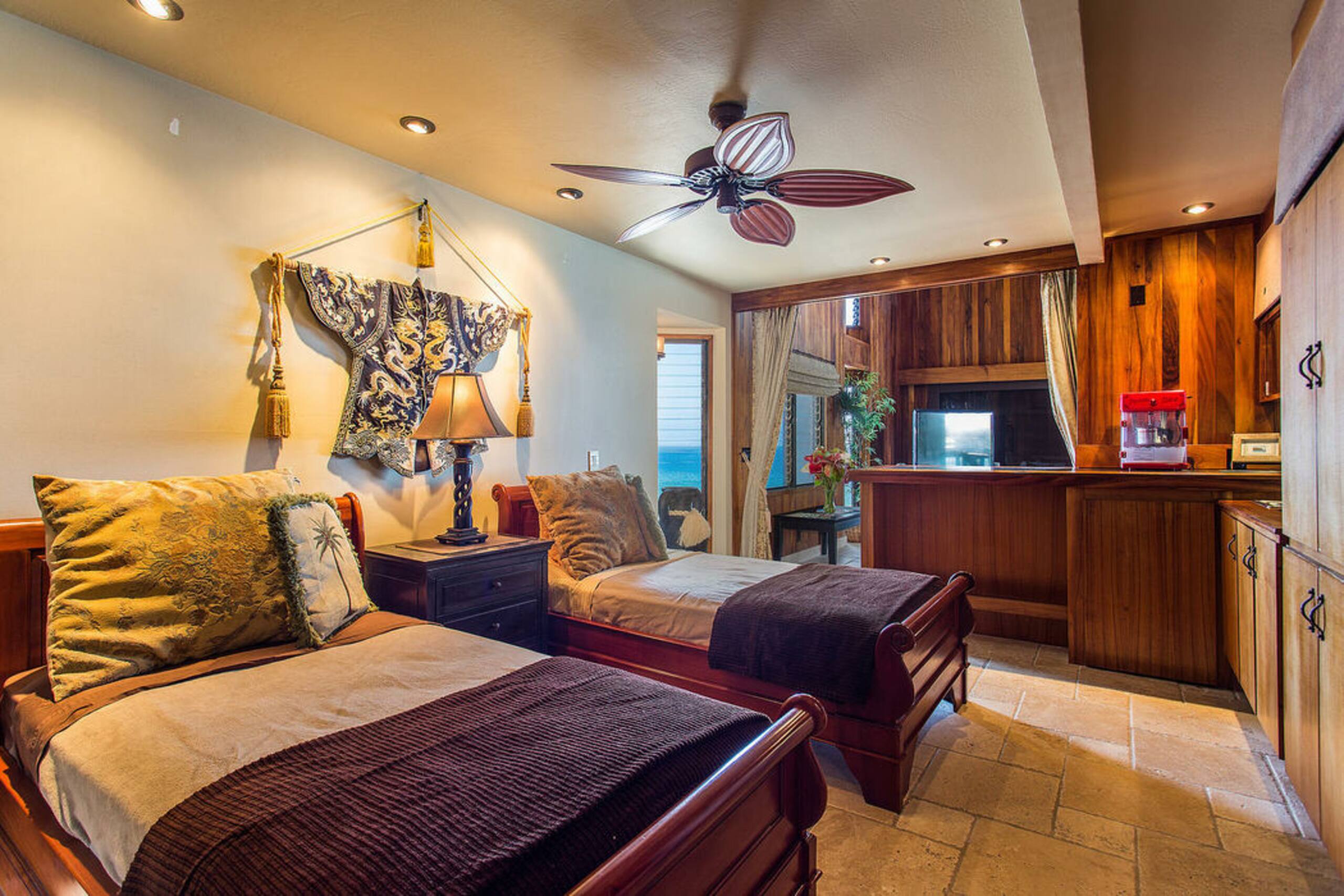Townhouse in Kailua-Kona · ★4.91 · 3 bedrooms · 4 beds · 3 baths - Image 21