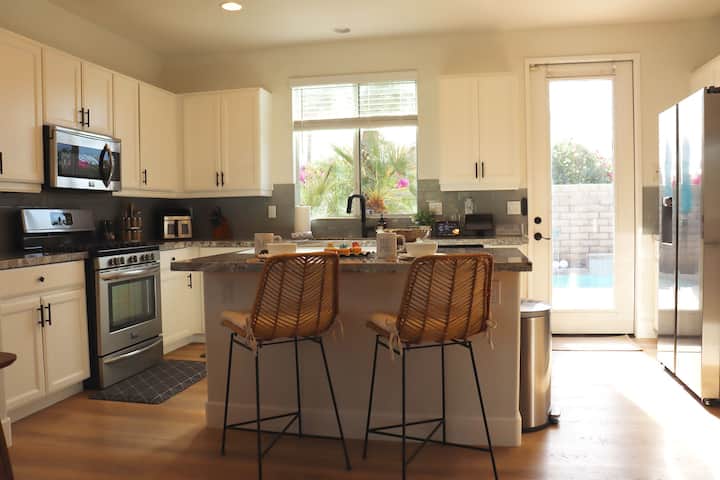 The Desert Dream: Pool, Spa And Game Room! - Indio, CA