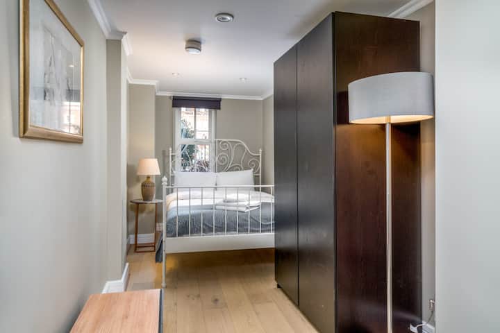 Dhomë gjumi 2, gardërobë