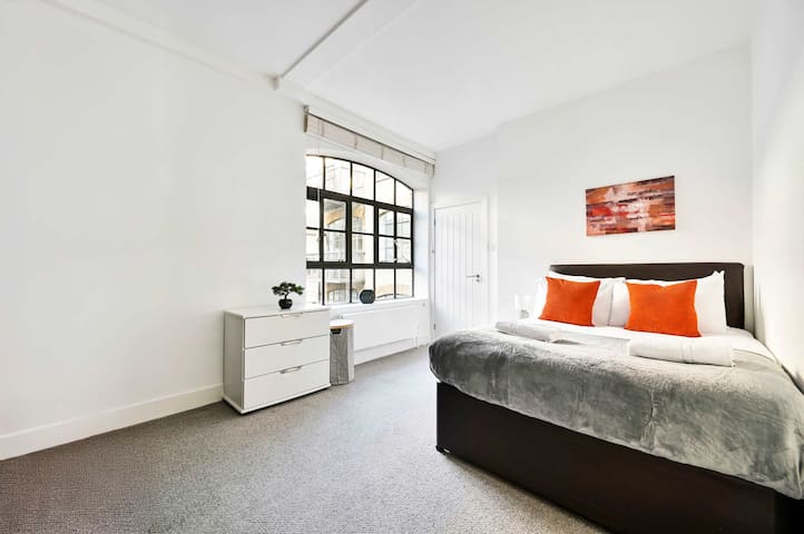 Farringdon Comfortable 2 Bed Apartments