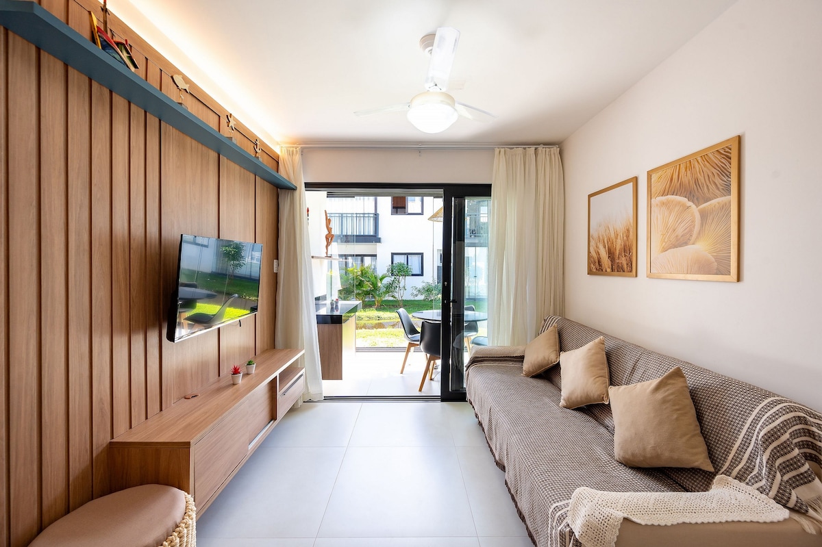 Მისაღები ოთახი,ტელევიზორი და მრავალბინიანი