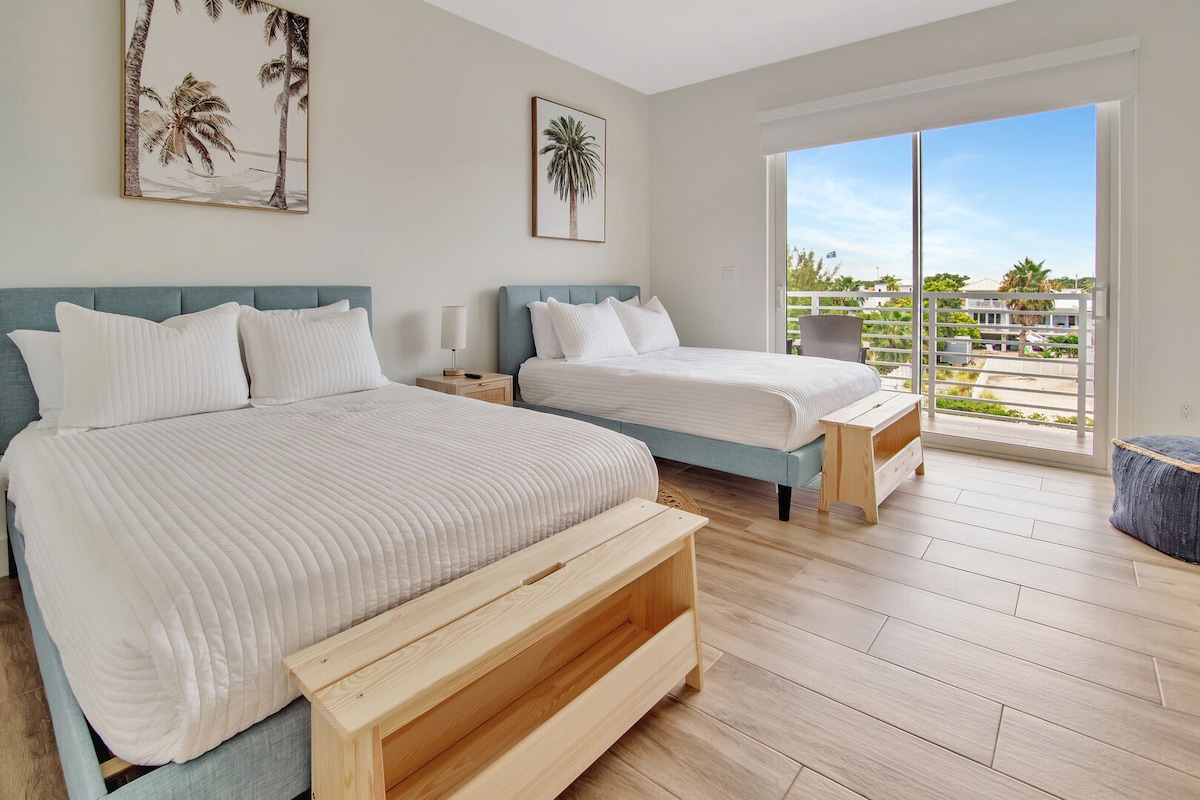 Bedroom 5 | Hosts two full sized beds.