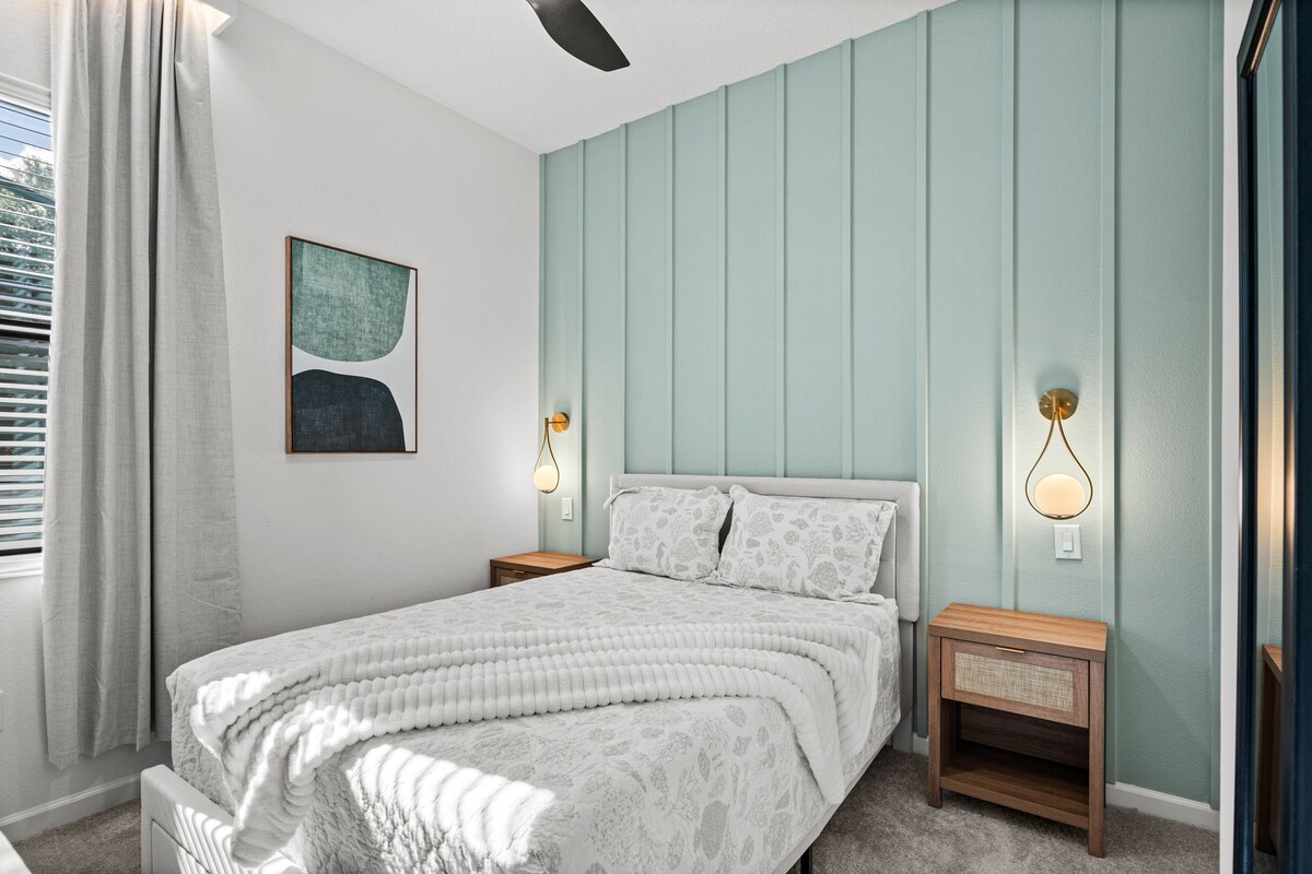 Spavaća soba br. 1: u prizemlju s bračnim krevetom i TV-om