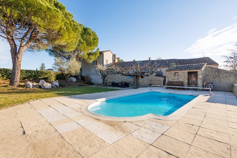 Le Cabanon des Cigales in Provence - With Pool