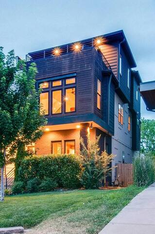 Pet-Friendly 4BR • Sleeps 12 • Parking + 2 Decks gallery image 5