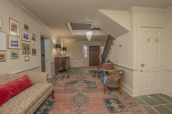 Colonial 511 - Kingston, TN