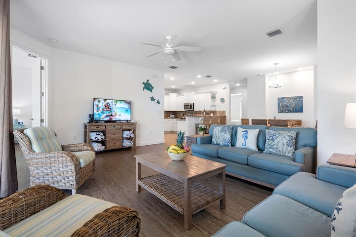 Sombrero Getaway Poolside Retreat With Canal Views - Marathon, FL