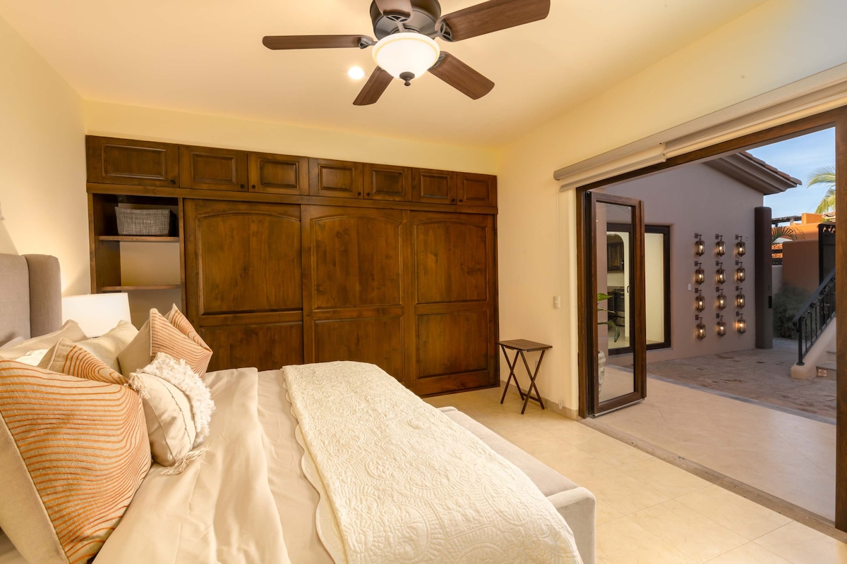 ความสง่างามอบอุ่นพร้อมฟูกนอนขนาดคิงไซส์หรูหรา